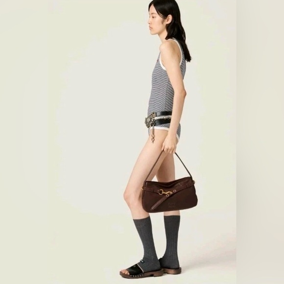 🔥100% Authentic MIU MIU Aventure Shoulder Bag Women's Brown Preowned Excellent🔥 - Picture 4 of 16